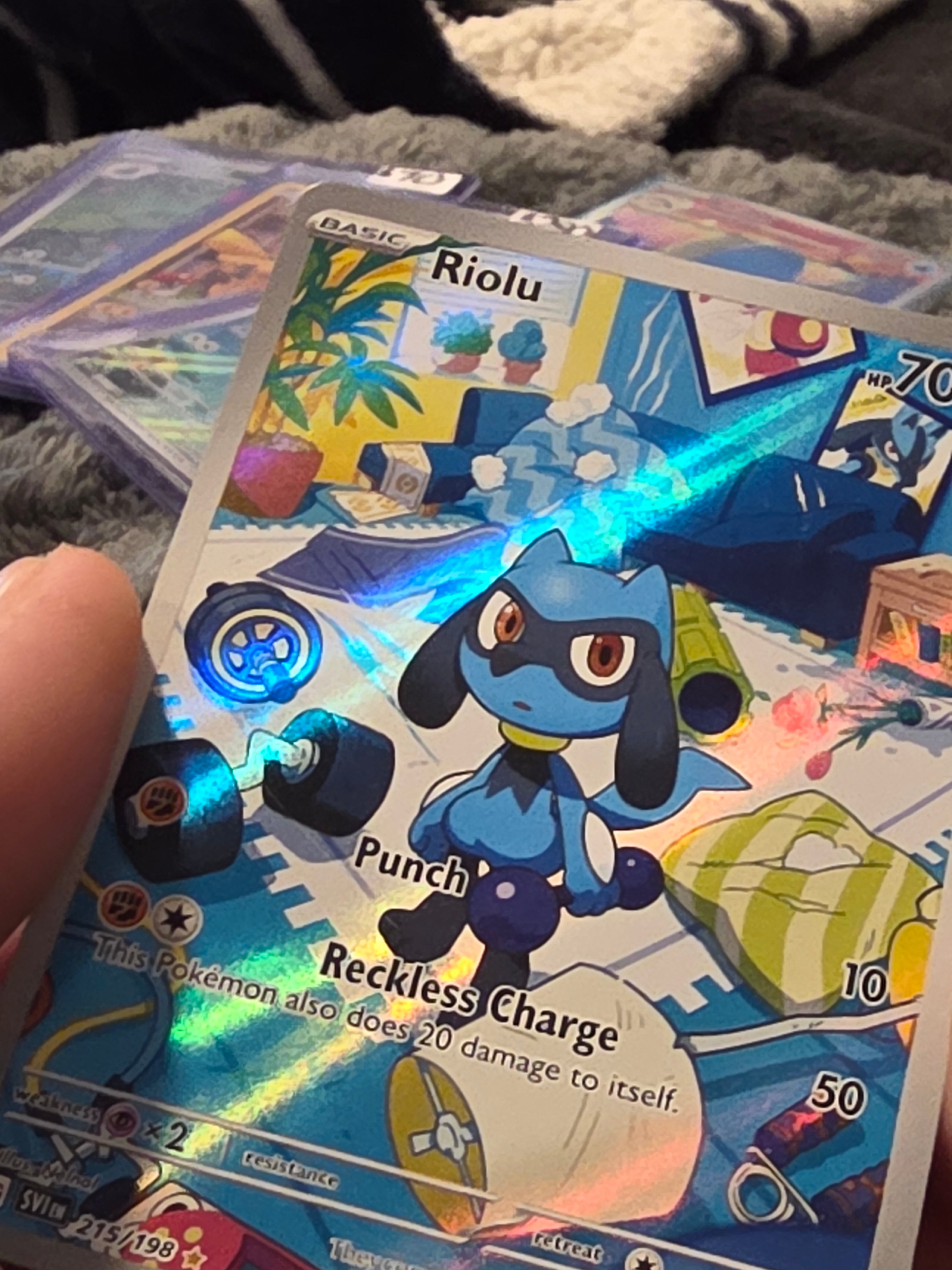 Riolu 215/198 Illustration Rare Scarlet & Violet Base Set Pokemon Card NM-MINT