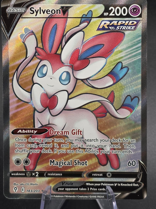 Sylveon V Full Art 183/203 Ultra Rare Evolving Skies Pokemon TCG NM/M
