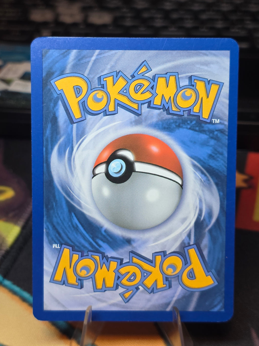Reshiram [Reverse Holo] - 26 - Black & White - Pokemon Card