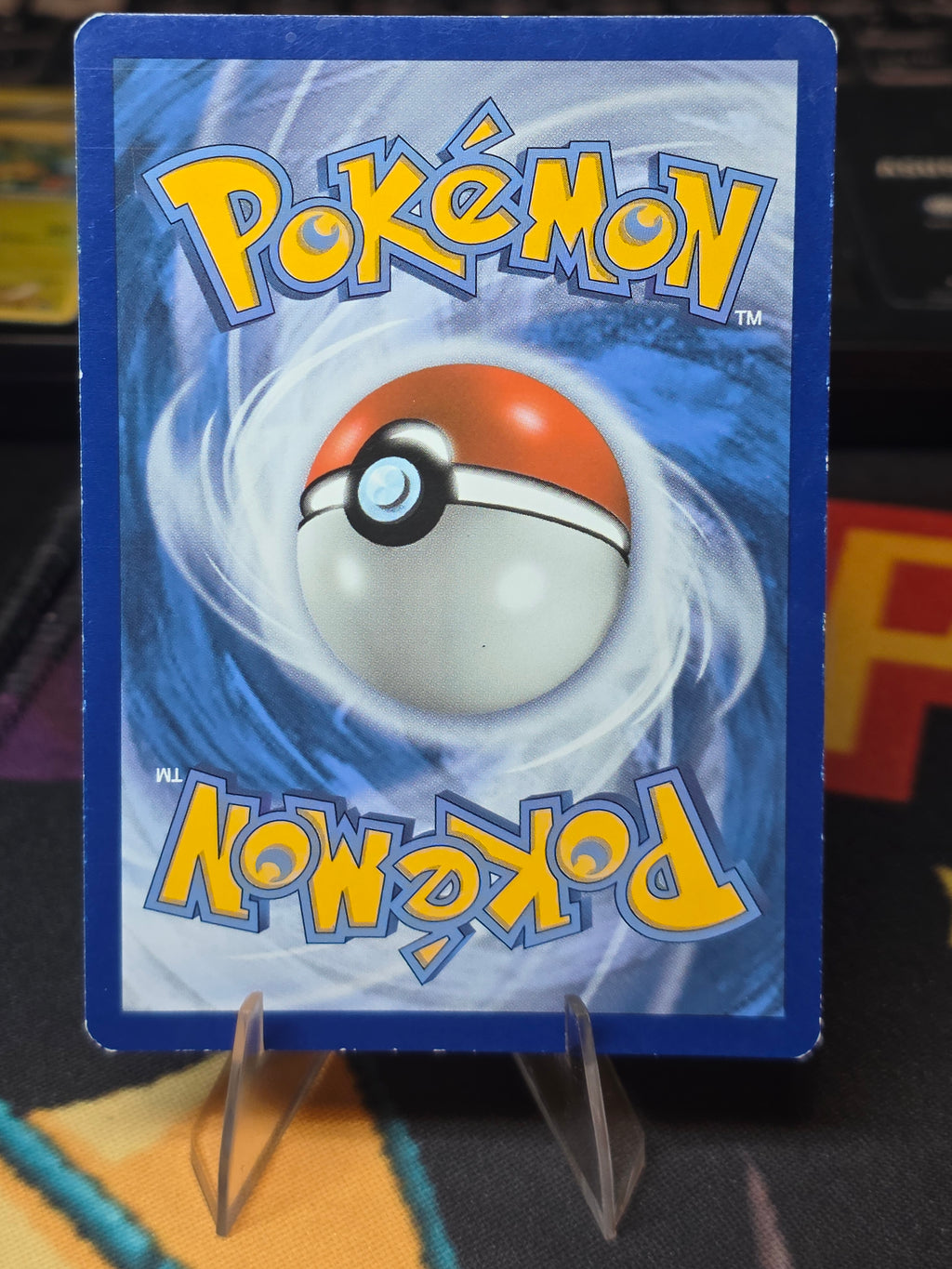 Pikachu - 35/108 - Evolutions - NM Cracked Ice Holo (2016)